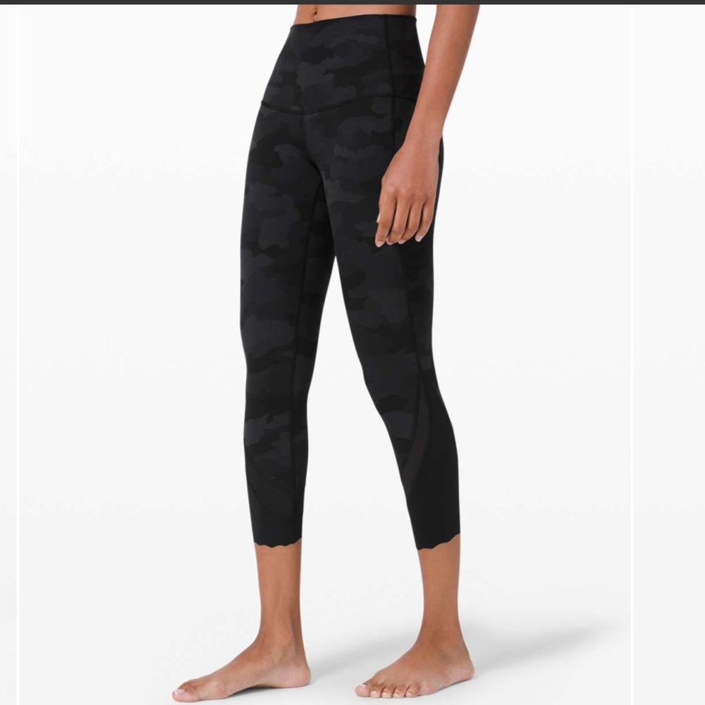 Lululemon Wunder Under Crop High-Rise *Roll Down Scallop Full-On Luxtreme 23